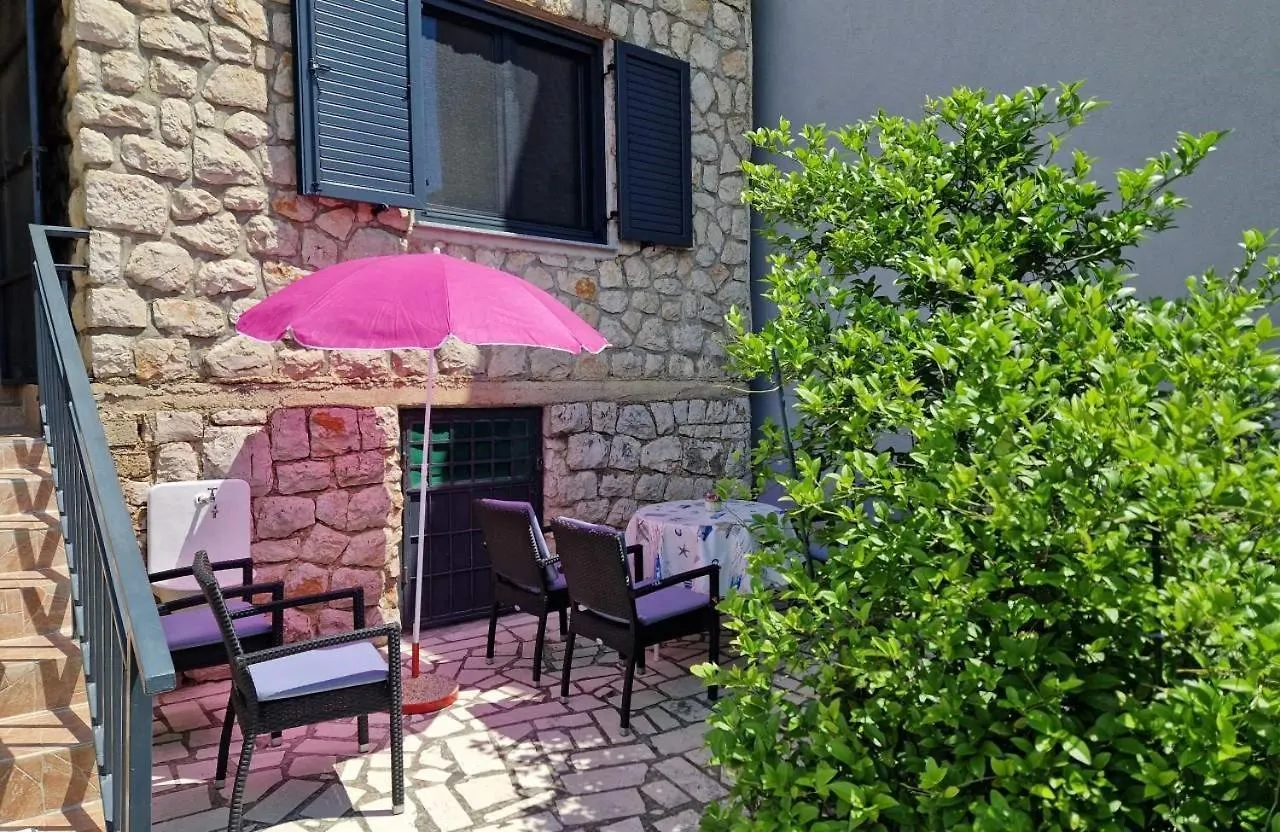 Karmen - Apartment With Terrace And Ac Novi Vinodolski Croatia