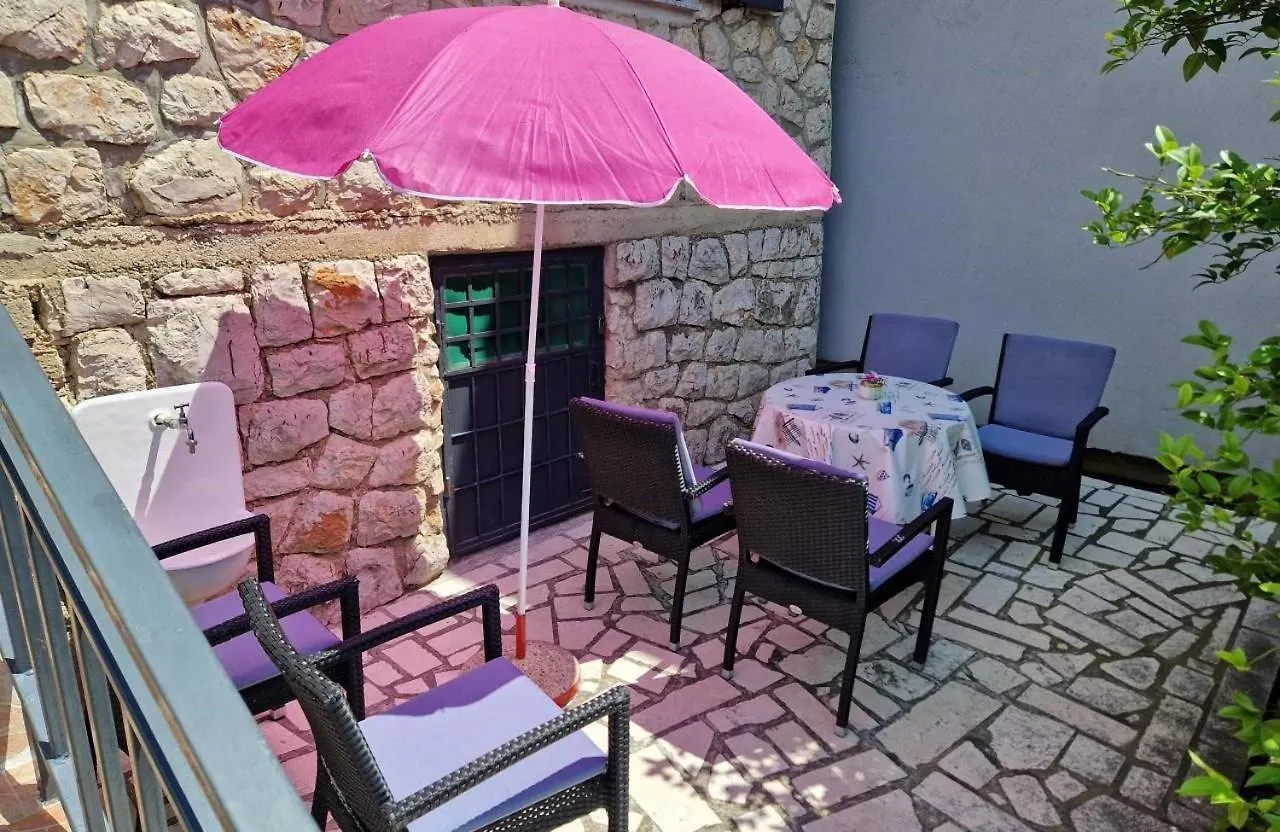 Karmen - Apartment With Terrace And Ac Novi Vinodolski 0*,